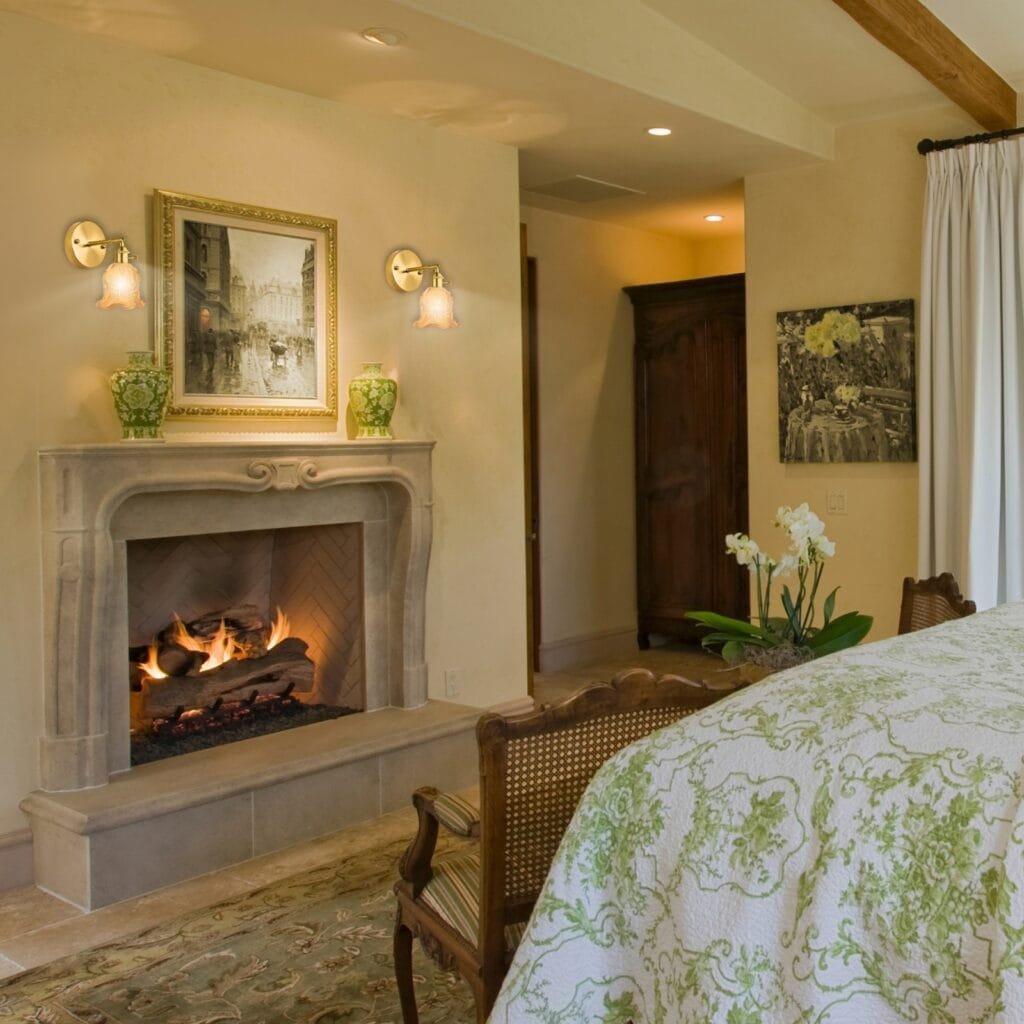 Vintage Wall Sconce with Rose Pattern - Ideal for Room Decor